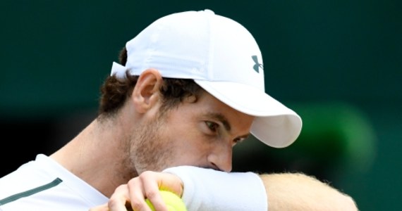 Najwyżej rozstawiony, broniący tytułu Andy Murray odpadł z Wimbledonu! Brytyjczyk przegrał z Amerykaninem Samem Querreyem (nr 24.) 6:3, 4:6, 7:6 (7-4), 1:6, 1:6 w ćwierćfinale wielkoszlemowego turnieju tenisowego na trawiastych kortach.