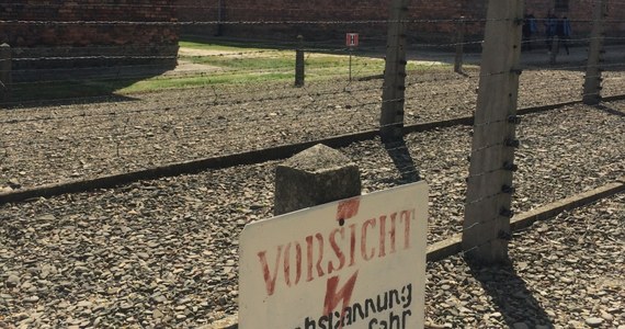 ​Polskiej ambasadzie w Belgii udało się przeprowadzić skuteczną interwencję, by dziennik "Le Soir" zmienił fałszywe określenie "polski obóz" odnoszące się do Auschwitz Birkenau na "nazistowski obóz".