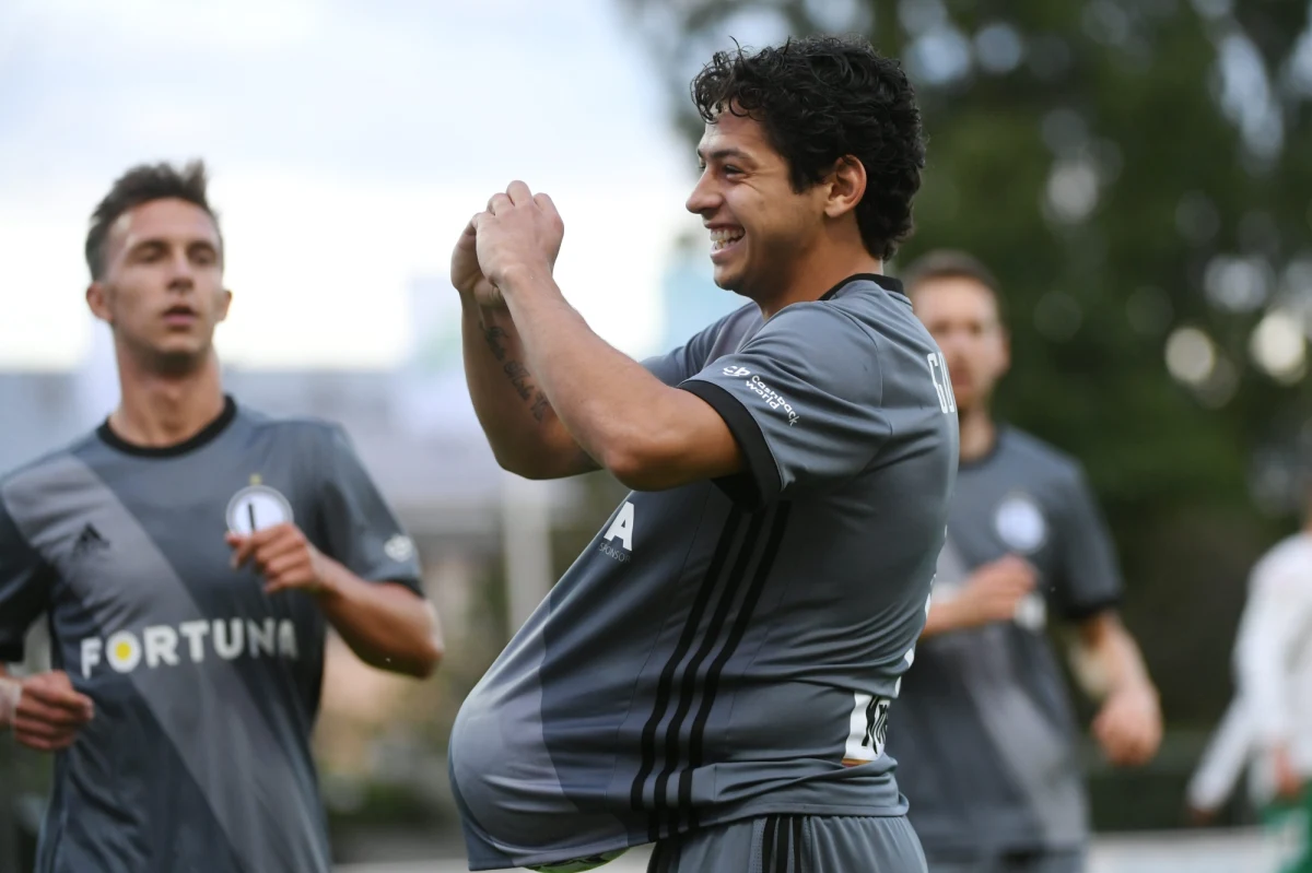 Piłkarze Legii Warszawa wygrali na wyjeździe z fińskim zespołem IFK Mariehamn 3:0 w pierwszym meczu drugiej rundy kwalifikacji Ligi Mistrzów. Rewanżowe spotkanie rozegrane zostanie w Warszawie 19 lipca.