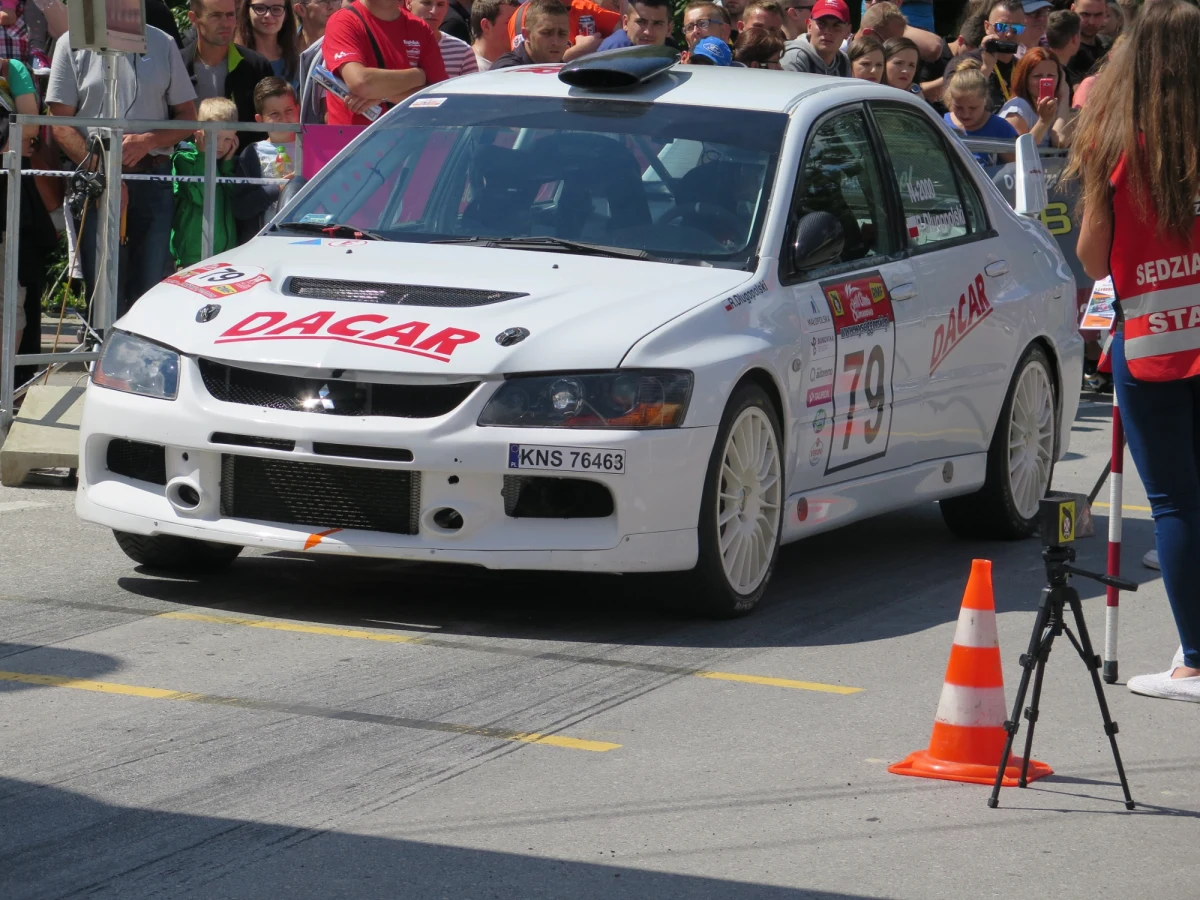 "To był mój pierwszy wyścig, w którym startowałem, więc jest to podróż sentymentalna i zawsze, kiedy tylko mogę, jestem tutaj. Chciałbym jechać szybko, ale zobaczymy jak będzie" - mówi Andrzej Szepieniec, wicemistrz Polski w wyścigach górskich przed tegorocznym wyścigiem w Limanowej. Impreza wystartuje już w najbliższy weekend.