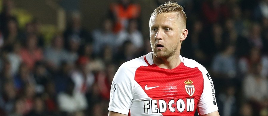 Obrońca reprezentacji Polski Kamil Glik po zaledwie roku gry przedłużył kontrakt z AS Monaco. Nowa umowa będzie obowiązywać do końca sezonu 2020/2021. Polak dostał oczywiście podwyżkę. 