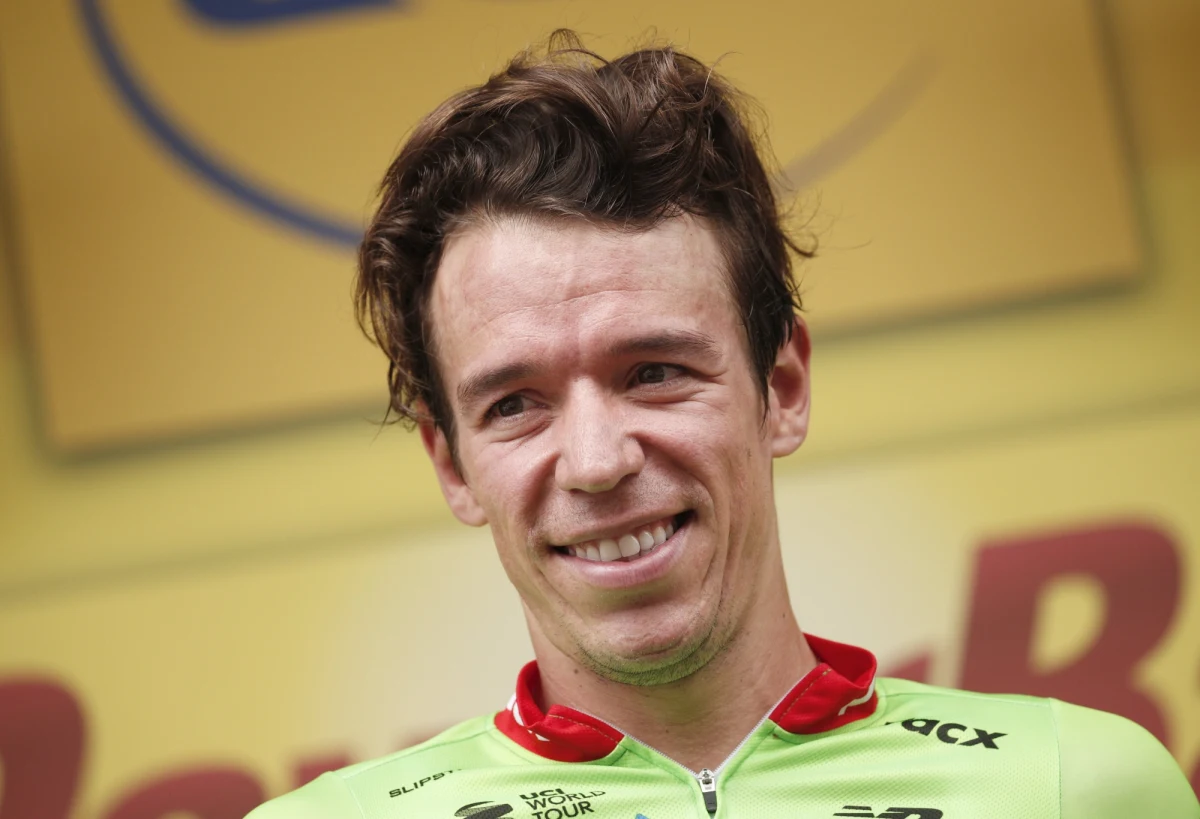​Kolumbijczyk Rigoberto Uran (Cannondale), drugi na czwartkowym 12. etapie kolarskiego Tour de France, otrzymał karę 20 sekund za wzięcie bidonu 5 km przed metą w Peyragudes. Jego strata do lidera wyścigu Włocha Fabio Aru (Astana) wzrosła z 35 do 55 sekund. Uran zajmuje wysokie, czwarte miejsce w klasyfikacji generalnej.