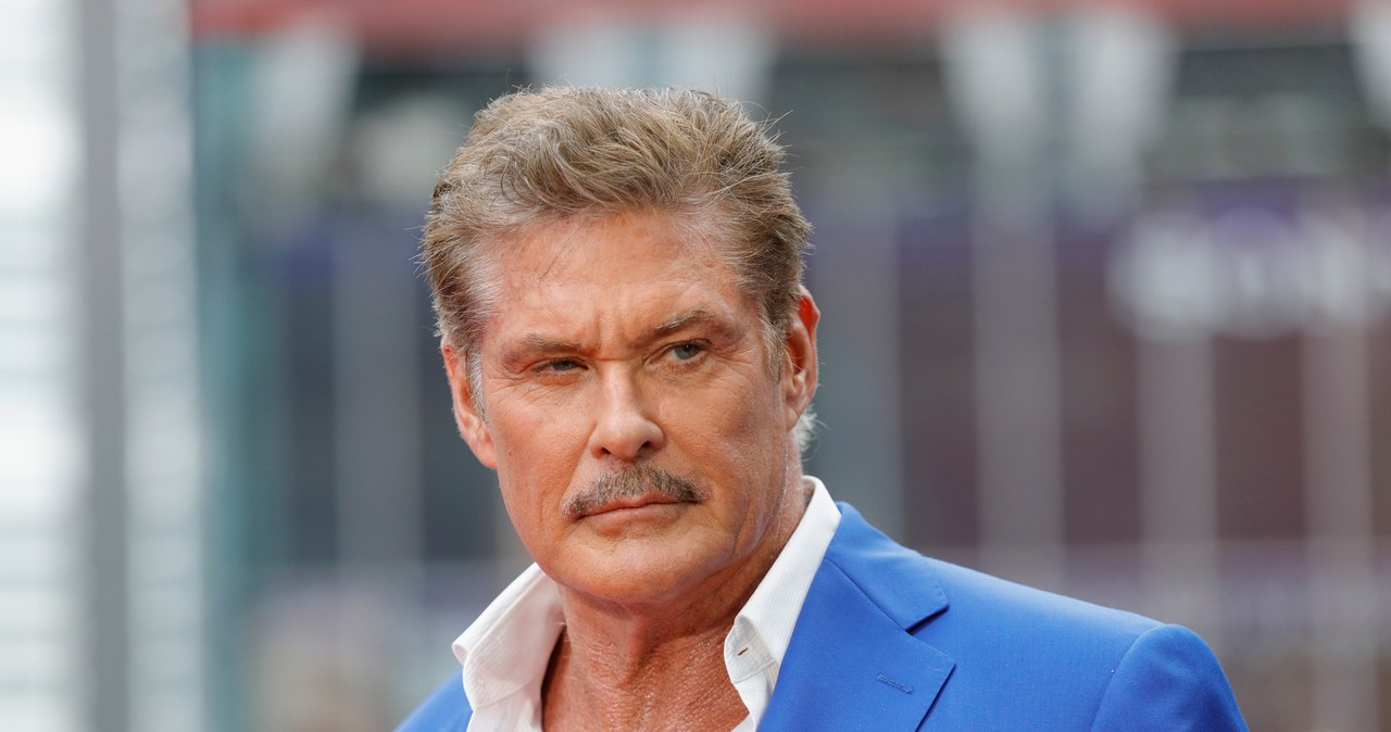 David Hasselhoff - amerykański aktor telewizyjny i filmowy oraz piosenkarz, najbardziej kojarzony z rolami w serialach "Słoneczny patrol" i "Nieustraszony" - w poniedziałek, 17 lipca 2017, kończy 65 lat!