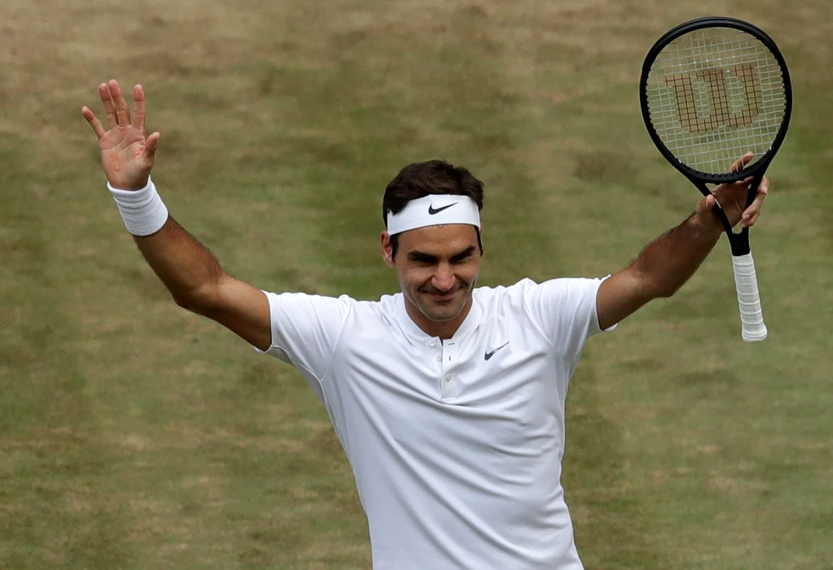 Rozstawiony z numerem trzecim Szwajcar Roger Federer pokonał Czecha Tomasa Berdycha (11.) 7:6 (7-4), 7:6 (7-4), 6:4 w półfinale wielkoszlemowego turnieju tenisowego na trawiastych kortach Wimbledonu. W niedzielę jego rywalem będzie Chorwat Marin Cilic.