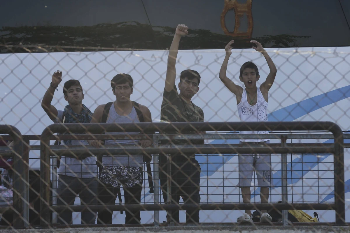 ​Polska przekazała Komisji Europejskiej odpowiedź na procedurę za odmowę relokacji uchodźców. Rząd podkreśla w niej, że nie jest w stanie wykonać decyzji w tej sprawie i jednocześnie właściwie wykonywać obowiązki dotyczące zapewnienia bezpieczeństwa publicznego.