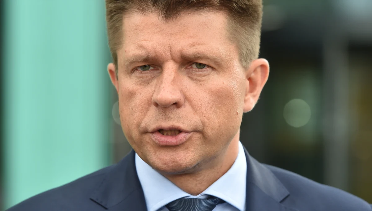 ​Lider Nowoczesnej Ryszard Petru wezwał do solidarności instytucje międzynarodowe, w tym m.in. Komisję Wenecką, Parlament Europejski, Trybunał Praw Człowieka i ONZ w związku z uchwaleniem przez Senat ustawy o KRS oraz ustawy o ustroju sądów powszechnych.