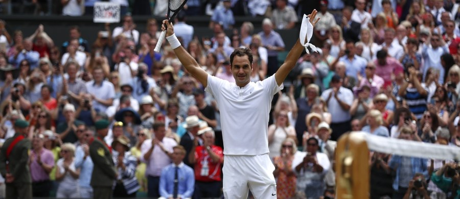 Prawie 36-letni Szwajcar Roger Federer ósmy, rekordowy w męskim singlu raz wygrał Wimbledon. Rozstawiony z "trójką" tenisista, który ma w dorobku 19 tytułów wielkoszlemowych, w finale londyńskiego turnieju pokonał Chorwata Marina Cilica (7.) 6:3, 6:1, 6:4.