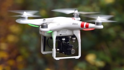 Chińczyk sterował dronem nad Warszawą. Grozi mu rok więzienia
