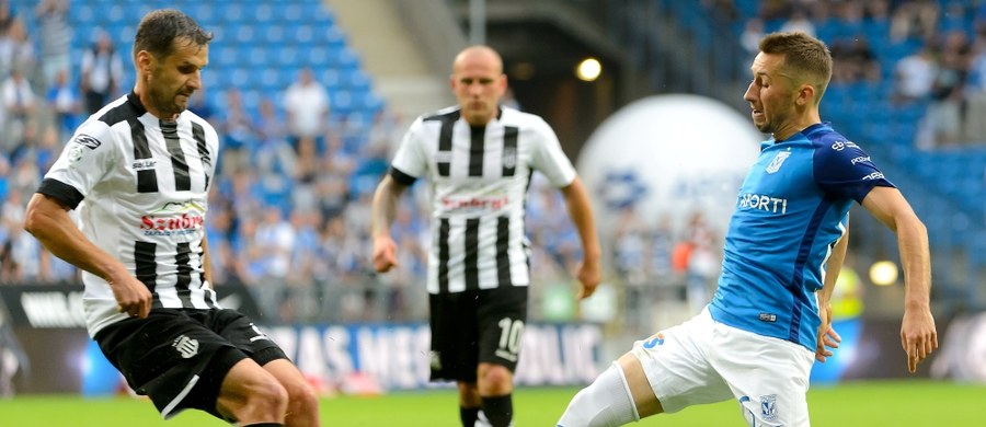 Debiutująca w ekstraklasie Sandecja nie chciała być gorsza niż inny beniaminek - Górnik Zabrze, który na inaugurację rozgrywek pokonał Legię Warszawa 3:1. Podopieczni Radosława Mroczkowskiego postarali się w stolicy Wielkopolski o sporą niespodziankę remisując bezbramkowo z jednym z kandydatów do mistrzowskiego tytułu.