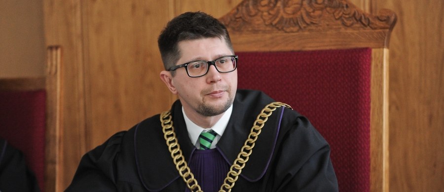 Sędzia Wojciech Łączewski nadal jest referentem w sprawie przedsiębiorcy, który wytoczył proces Trybunałowi Konstytucyjnemu. Sprawa została jednak zawieszona.