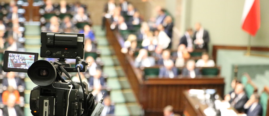Pierwsze czytanie złożonego przez posłów PiS projektu ustawy o Sądzie Najwyższym zaplanowano na środę. Tak wynika z zamieszczonego w poniedziałek wieczorem na stronie internetowej Sejmu wstępnego harmonogramu obrad rozpoczynającego się we wtorek trzydniowego posiedzenia Sejmu.
