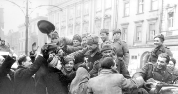 Ministerstwo Obrony Rosji opublikowało dokumenty Armii Czerwonej z lat 1944-45 dotyczące Polski, w tym ofensywy Armii Czerwonej oraz stosunku do niej ludności polskiej. Resort zapewnił, iż dokumenty te nie były wcześniej publikowane. Zestaw dokumentów, opublikowanych na stronie internetowej Ministerstwa Obrony, opatrzono tytułem "Wyzwolenie Polski. Cena Zwycięstwa".