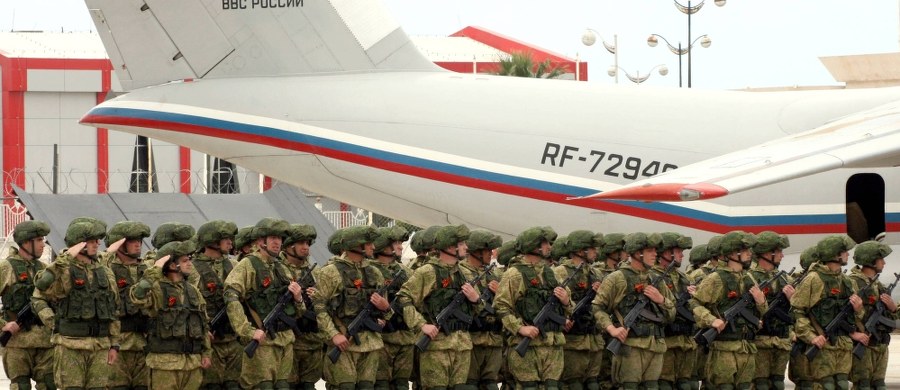 ​Od 108 mld do 144,4 mld rubli (1,83-2-38 mld dolarów) kosztowała Rosję operacja wojskowa w Syrii - tak wynika z szacunków opozycyjnej partii Jabłoko, które przytacza dziennik gospodarczy "Wiedomosti". Realne koszty operacji nie są znane.