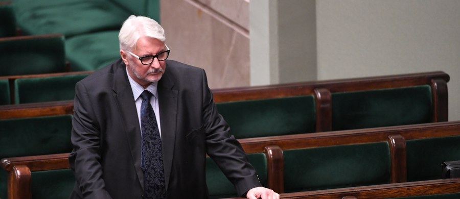 ​Proces legislacyjny w sprawie zmian w sądownictwie się toczy i, dopóki się nie zakończy, nie mamy potrzeby się z niczego tłumaczyć - powiedział szef MSZ Witold Waszczykowski, odnosząc się do środowego oświadczenia wiceszefa KE Fransa Timmermansa. Odniósł się także do propozycji spotkania Duda-Tusk.