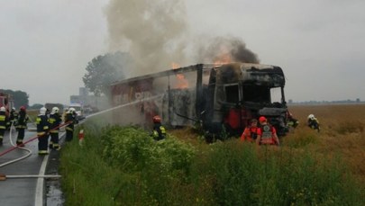 Poważny wypadek na Opolszczyźnie. Ciężarówka stanęła w ogniu