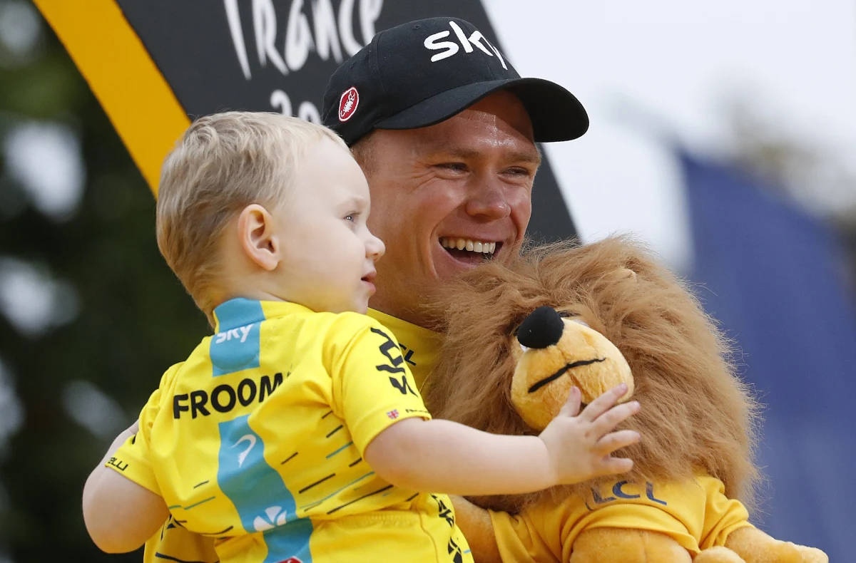 ​Chris Froome z ekipy Sky po raz czwarty wygrał największy wyścig kolarski Tour de France. Poprzednio triumfował w 2013, 2015 i 2016 roku. Swój udział w tym sukcesie miał Michał Kwiatkowski, który należał do najbardziej pożytecznych pomocników Brytyjczyka.