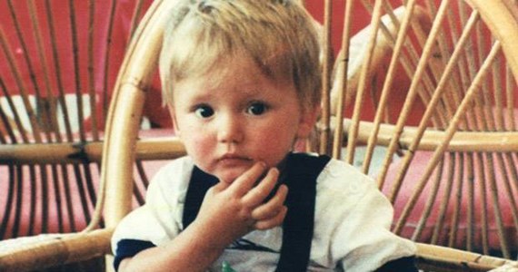 Brytyjska policja potwierdza obecność śladów krwi na przedmiotach, które mogły należeć do małego Bena Needhama. Minęło dokładnie 26 lat od tajemniczego zaginięcia dziecka na greckiej wyspie Kos. 