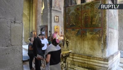 Bizantyński fresk dowodem na istnienie UFO? Latający spodek w tle sceny ukrzyżowania