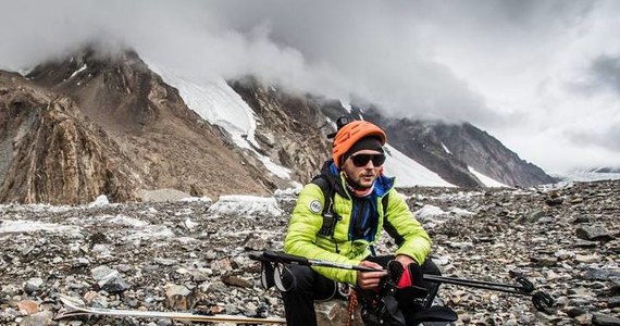 Wyprawa Andrzeja Bargiela nabrała tempa. 29-letni zakopiańczyk jest gotów zmierzyć się ze swoim najbardziej ambitnym i najtrudniejszym wyzwaniem: zamierza zjechać na nartach z drugiego co do wysokości szczytu Ziemi - K2! Z powodu niesprzyjających warunków pogodowych panujących w bazie pod K2 próba ataku szczytowego - planowana pierwotnie na wtorek - została przełożona na środowy poranek.