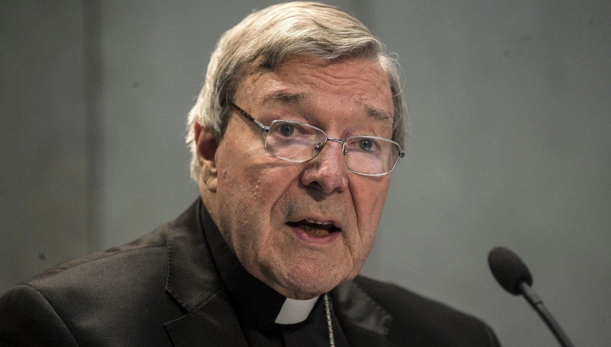 ​Eskortowany w tłumie przez kilkunastu policjantów stawił się przed sądem w Melbourne watykański prefekt Sekretariatu ds. Ekonomii kardynał George Pell. Rozpoczął się tam jego proces, w którym oskarżony jest o pedofilię przed wieloma laty.