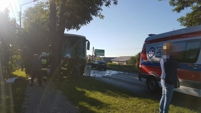 Poważny wypadek w Bieruniu. Autobus zderzył się z osobówką