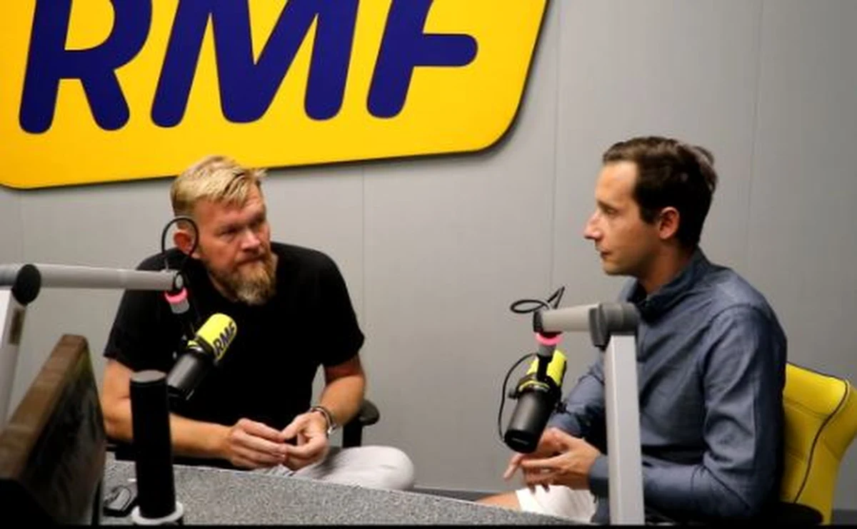 To nie będą ostatnie testy...Świat Formuły 1 jest bardzo hermetyczny i bardzo wymagający - tak o powrocie Roberta Kubicy do Formuły 1 mówi RMF FM kierowca rajdowy Michał Kościuszko. W najbliższą niedzielę na torze Hungaroring odbędzie się 11 runda mistrzostw świata Formuły 1 - Grand Prix Węgier, a już we wtorek początek testowych jazd Polaka. Robert Kubica usiądzie za kierownicą tegorocznego modelu bolidu Renault R.S. 17. "Na Hungaroringu znów możemy spodziewać się wielu polskich flag" - zapowiada Michał Kościuszko.