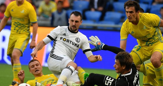 ​Mistrz Polski Legia Warszawa od wyjazdowego spotkania z FK Astana rozpoczęła walkę w 3. rundzie kwalifikacji Ligi Mistrzów. Drużyna z Warszawy przegrała spotkanie 1:3 po strzałach Juniora Kabanangi, Iwana Majewskiego i Patricka Twumasiego. Bramkę dla Legii zdobył Armando Sadiku. "To był najniższy wymiar kary. Fani stołecznej drużyny mieli nadzieję, że w 2. połowie podopieczni Jacka Magiery ruszą do ataku, ale to gospodarze mieli więcej okazji na strzelenie gola. Legia będzie musiała strzelić dwa gole, by pozostać w grze o europejskie puchary" - komentuje dziennikarz sportowy RMF  FM Jan Kałucki. Rewanż w Warszawie zaplanowano na 2 sierpnia. 