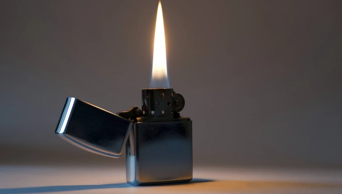 ​Policjanci z warszawskiej Pragi-Północ zatrzymali 36-latka, który pod koniec 2016 roku podpalił włosy 25-letniej pasażerce autobusu. Mężczyzna przyznał się i usłyszał zarzuty. Grozi mu do 3 lat więzienia.