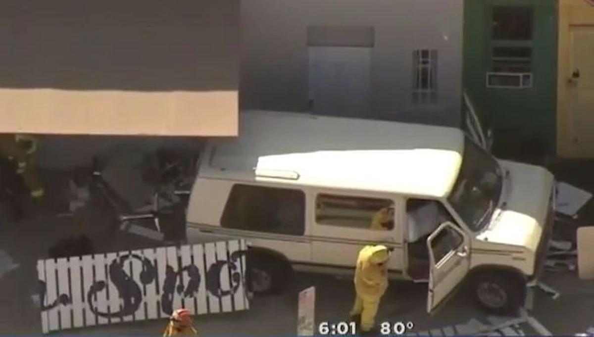 Dziewięć osób zostało rannych, w tym jedna ciężko, gdy ciężarówka wjechała w niedzielę w tłum ludzi w zachodniej części Los Angeles - przekazały władze miasta. Nie jest jasne, czy działanie kierowcy pojazdu było celowe.