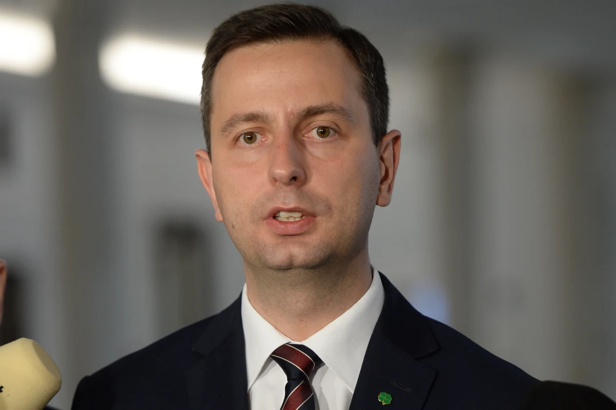 ​To początek rozłamu w Zjednoczonej Prawicy i oznaka "wojny na górze" - tak politycy ugrupowań opozycyjnych komentowali wypowiedź ministra sprawiedliwości Zbigniewa Ziobro na temat wet prezydenta oraz reakcję na nią szefa gabinetu prezydenta Krzysztofa Szczerskiego. "Erozja w obozie Zjednoczonej Prawicy się rozpoczęła i nie wydaje mi się, żeby cokolwiek mogło ją dzisiaj zatrzymać" - powiedział szef PSL Władysław Kosiniak - Kamysz. 