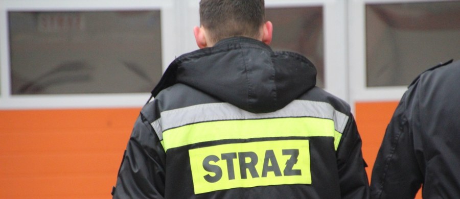 W miejscowości Zamczysko Nowe w województwie mazowieckim na wieży obserwacyjnej zasłabł pracownik służby leśnej. Pomocy udzielali mu pielęgniarka, policjanci i strażacy.