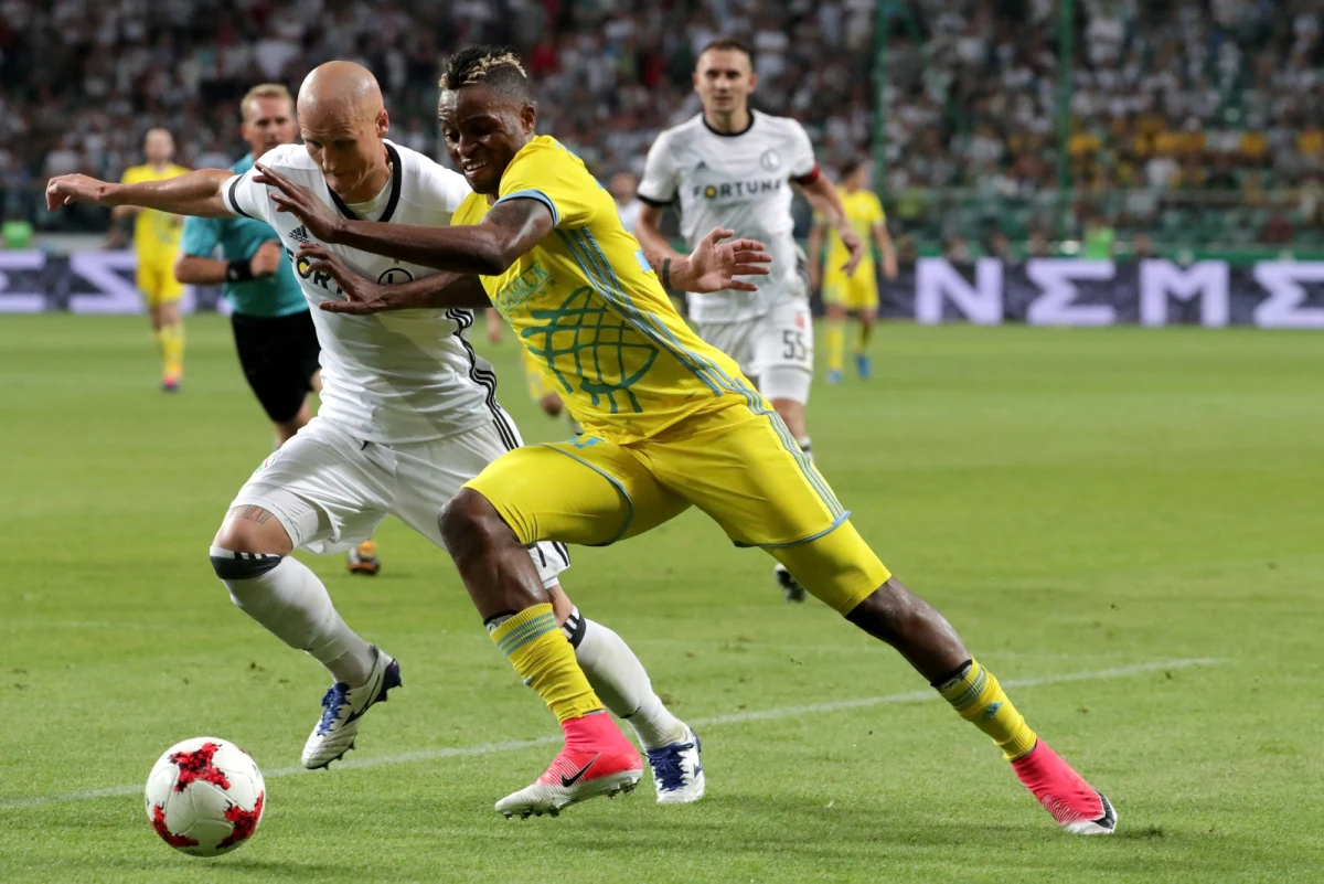 Piłkarze Legii Warszawa odpadli w trzeciej rundzie kwalifikacji Ligi Mistrzów z kazachskim zespołem FK Astana. Mistrzowie Polski wygrali 1:0, ale do awansu potrzebowali jeszcze jednej bramki. W kolejnej rundzie eliminacji Ligi Mistrzów zagra FK Astana.