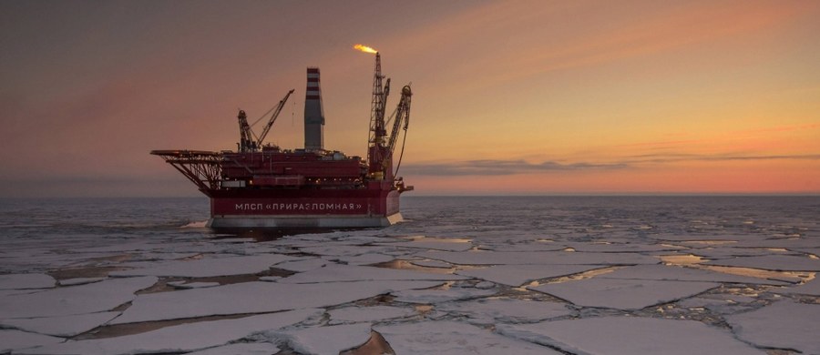 ​Brytyjski dziennik "Telegraph" zwrócił uwagę na rosyjską ekspansję w Arktyce, ostrzegając przed trwającymi wysiłkami Moskwy na rzecz militaryzacji tego regionu i przejęcia kontroli nad jego zasobami naturalnymi, w tym ropą i gazem.