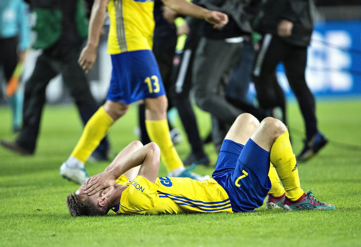 Piłkarze Arki nie zdołali awansować do czwartej rundy kwalifikacyjnej Ligi Europejskiej. W rewanżowym meczu gdynianie przegrali w Herning z duńskim FC Midtjylland 1:2 (0:0). W pierwszym spotkaniu zdobywcy Pucharu Polski zwyciężyli na własnym stadionie 3:2.