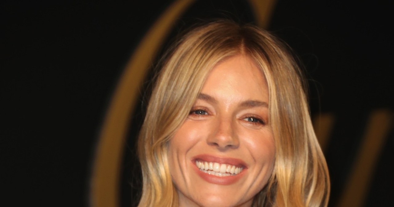 Falbany, długie warstwowe sukienki i kapelusze, a do tego naturalny urok dziewczyny z sąsiedztwa. Sienna Miller to prawdziwa królowa stylu boho chic, która jak nikt potrafi łączyć bezpretensjonalny, hippisowski luz z gwiazdorskim glamourem i elegancją.