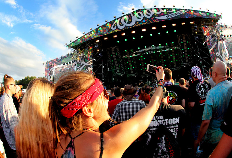 "Policja szacuje, że drugiego dnia Przystanku Woodstock w Kostrzynie nad Odrą (Lubuskie) na festiwalu było ok. 220 tys. ludzi. Za łamanie prawa zatrzymano 89 osób, jedna została aresztowana" - poinformował rzecznik lubuskiej policji Marcin Maludy.