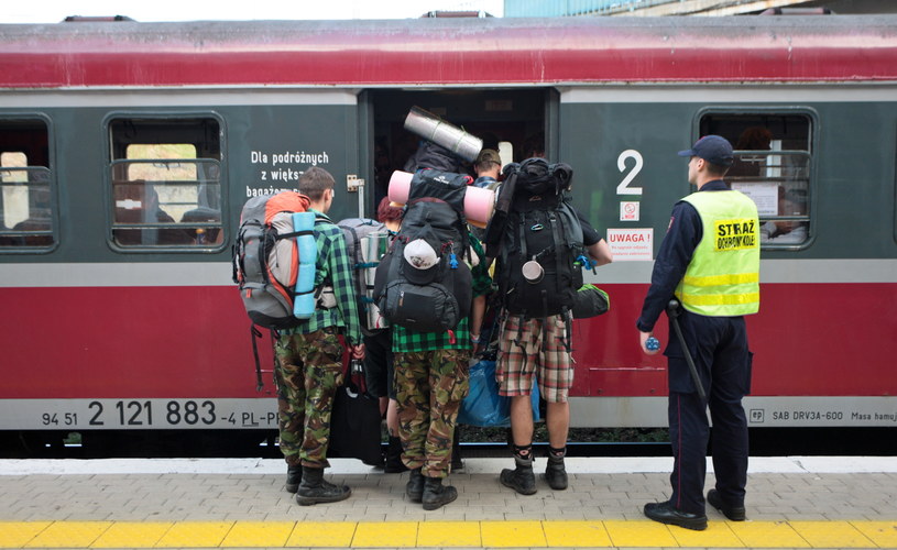 Policja szacuje, że w koncertach 23. Przystanku Woodstock w Kostrzynie nad Odrą wzięło udział ok. 250 tys. osób. Po zakończeniu festiwalu, w nocy z soboty na niedzielę, jego uczestnicy zaczęli rozjeżdżać się do domów.