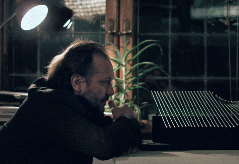 6 października na ekrany polskich kin trafi "Photon" w reżyserii Normana Leto. W głównej roli zobaczymy Andrzeja Chyrę.
