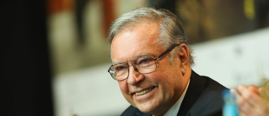 W czwartek 10 sierpnia rozpoczną się zdjęcia do nowego filmu Krzysztofa Zanussiego "Eter". "Film jest próbą reinterpretacji mitu Fausta. Opowiada historię wojskowego lekarza, który prowadzi eksperymenty medyczne na początku XX wieku, by zyskać władzę nad ludźmi" - informuje Studio Filmowe Tor. 