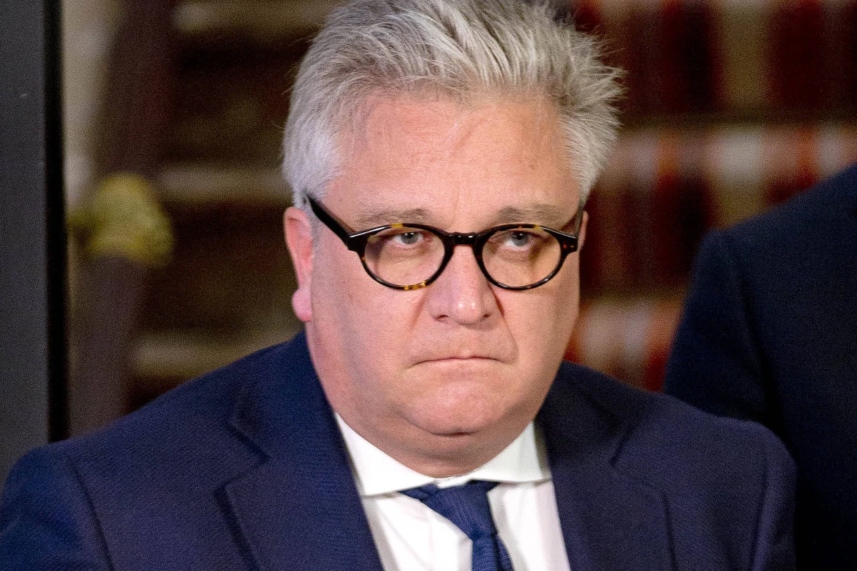 Skandal w rodzinie królewskiej w Belgii. Brat króla Filipa, książę Laurent - znany jako "enfant terrible" rodziny królewskiej - pomimo oficjalnego zakazu wydanego przez premiera Belgii uczestniczył w przyjęciu z okazji 90-lecia chińskiej armii, które odbyło się w ambasadzie Chin w Brukseli. Grożą mu za to dotkliwe konsekwencje. 