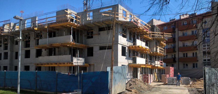 ​Dodatkowe środki na finansowanie programu Mieszkanie dla Młodych w 2017 r. uruchomione we wtorek zostały wyczerpane - wynika z informacji zamieszczonej na stronie internetowej Banku Gospodarstwa Krajowego. Od środy BGK wstrzyma przyjmowanie wniosków w ramach MdM w 2017 r.