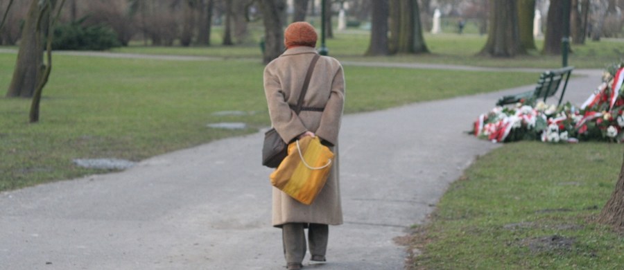 Jak pokazują badania, jesteśmy coraz starszym społeczeństwem. Już dzisiaj 15 procent Polaków to osoby powyżej 65. roku życia, A według prognoz już niedługo po raz pierwszy w historii, liczba osób starszych przekroczy liczbę dzieci do 5. roku życia. To pokazuje, że z chorobami wieku starczego będziemy się stykać coraz częściej.