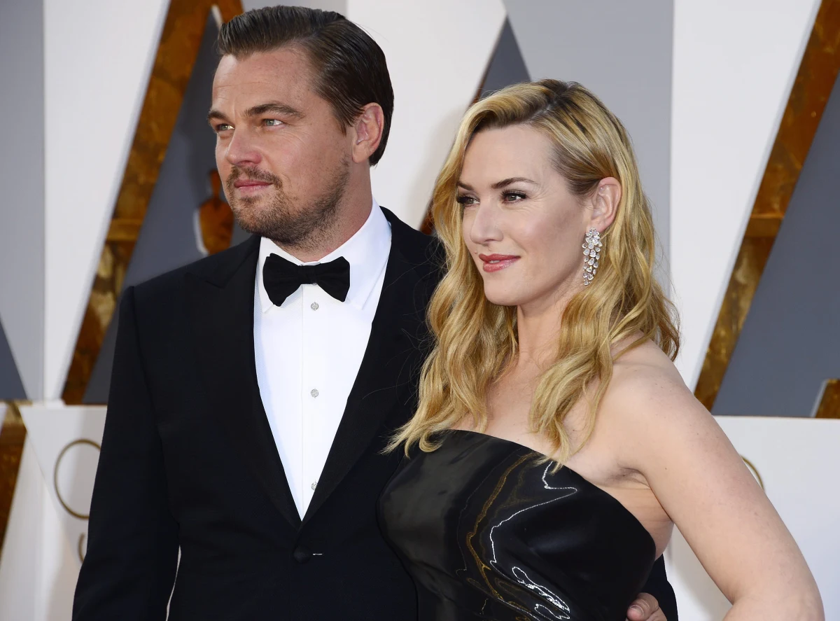 "Leo DiCaprio wciąż kocha Kate Winslet" - doniósł amerykański "Star Magazine". Według źródła, które ma być zaznajomione z sytuacją, aktor "żywi do Kate głębokie uczucie od dnia, w którym ją poznał". Na potwierdzenie swych rewelacji magazyn opublikował dwuznaczne zdjęcia pary.