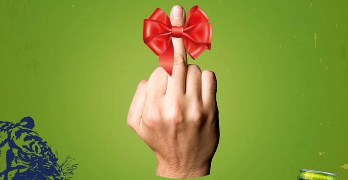 Warszawscy radni Prawa i Sprawiedliwości Jacek Ozdoba i Jakub Banaszek ogłosili, że w złożą do prokuratury zawiadomienie o możliwości popełnienia przestępstwa i złamaniu artykułu 133 Kodeksu karnego przez producenta napoju energetycznego Tiger. Chodzi o obraźliwe grafiki dot. m.in. 1 sierpnia, które wywołały burzę w sieci. 