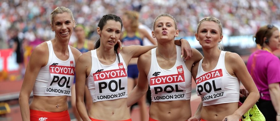 Polska sztafeta kobiet 4x400 m awansowała do niedzielnego finału lekkoatletycznych mistrzostw świata w Londynie z szóstym generalnie czasem eliminacji 3:26:47. Najlepszy wynik w gronie 16 zespołów uzyskały Amerykanki 3:21:66.