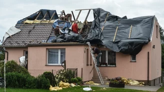 Wolontariusze pomagają poszkodowanym w nawałnicy