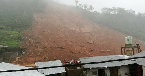 312 osób zginęło na obrzeżach stolicy Sierra Leone w osuwiskach ziemi i lawinach błotnych wywołanych ulewnymi opadami deszczu - podał Czerwony Krzyż. W kraju trwa pora deszczowa.