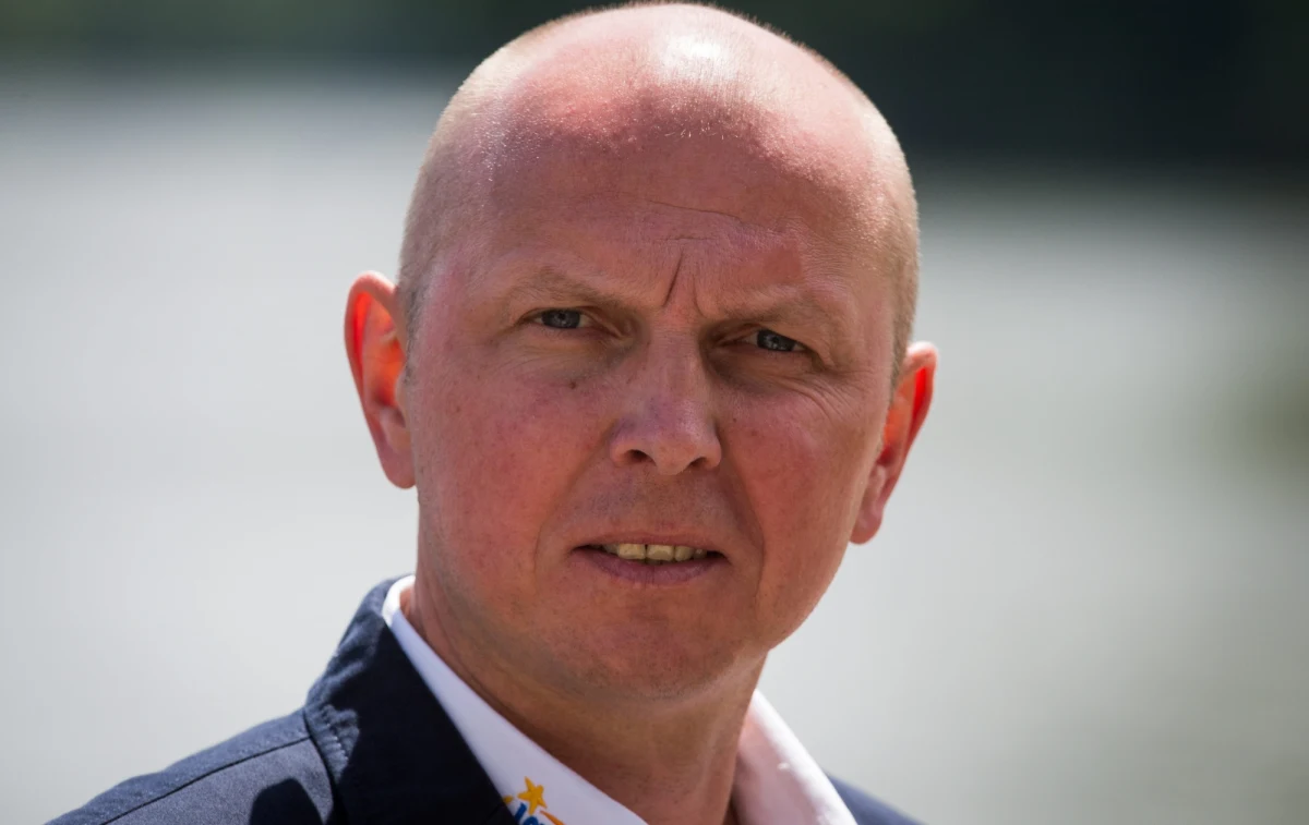 Przed laty z powodzeniem rywalizował na torach wioślarskich na całym świecie. Ma w dorobku dwa złote medale Igrzysk Olimpijskich. Teraz wykorzystuje swoje doświadczenie w pracy trenerskiej. Robert Sycz – znakomity wioślarz – w rozmowie z Patrykiem Serwańskim opowiedział o swojej popularności i trudnościach związanych z pracą trenera.