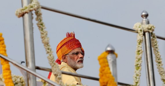 Premier Indii Narendra Modi zapowiedział stworzenie "nowych Indii", wolnych od korupcji, terroryzmu oraz dyskryminującego systemu kastowego. Do deklaracji doszło podczas przemowy w rocznicę 70-lecia uzyskania niepodległości.