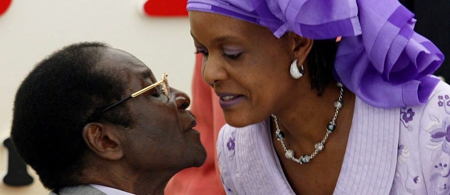 Żona prezydenta Zimbabwe Roberta Mugabego, Grace Mugabe, wróciła do kraju z RPA - podał portal BBC News. W poniedziałek na Mugabe złożyła skargę 20-letnia modelka. Gabriella Engels twierdzi, że żona prezydenta Zimbabwe napadła na nią. 